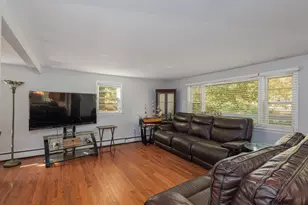 43 Maple Ave, Newton, NH 03858 - Photo 11
