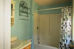 14 Balmoral Dr, Stratham, NH 03885 - Photo 7