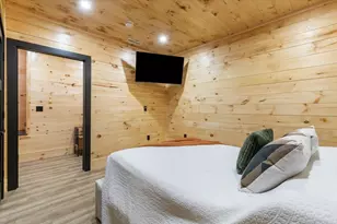 135 Lakeside Dr, Haverhill, NH 03765 - Photo 29