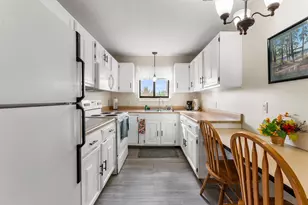 42 Wylie Ct, Conway, NH 03818 - Photo 5