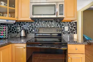 16 Summit Rd, Bedford, NH 03110 - Photo 9