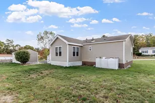 18 Lilac Ct, Raymond, NH 03077 - Photo 5