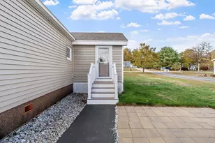 18 Lilac Ct, Raymond, NH 03077 - Photo 31