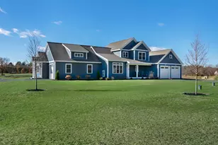 8 Acadia Dr, Hudson, NH 03051 - Photo 3