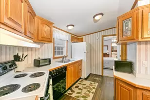 38 Rosemary St, Salem, NH 03079 - Photo 15