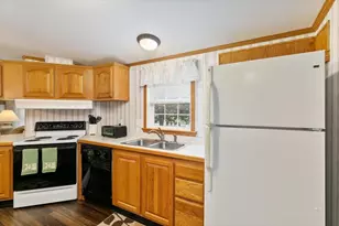 38 Rosemary St, Salem, NH 03079 - Photo 17