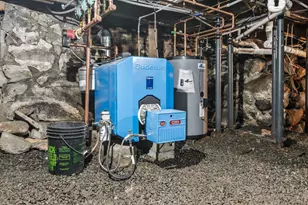 93 Pleasant St, Littleton, NH 03561 - Photo 35