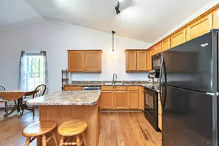 28 Owens Dr, Swanzey, NH 03446 - Photo 5