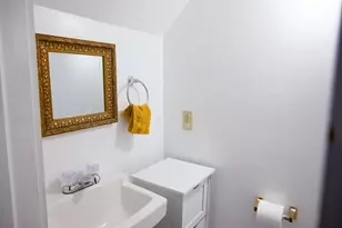 35 Woodland St, Claremont, NH 03743 - Photo 11