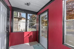 68 Jarvis St, Windsor, VT 05089 - Photo 3