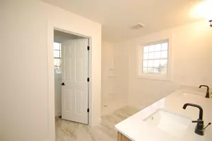 33A Griffin Rd, Hudson, NH 03051 - Photo 7