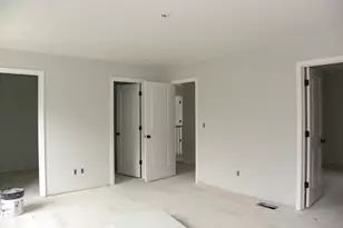 304 Karatzas Avenue, Manchester, NH 03104 - Photo 11