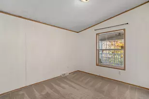 8 Perimeter Dr, Rochester, NH 03867 - Photo 17