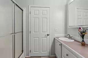 20 Ledgewood Way, Manchester, NH 03104 - Photo 19