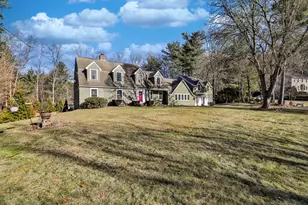 207 Oakridge Rd, Plaistow, NH 03865 - Photo 3