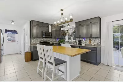 121 Peabody Avenue, Manchester, NH 03109 - Photo 7