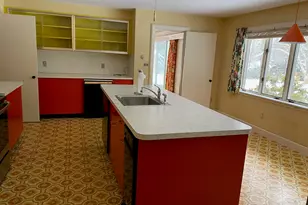 19 Bartlett Ave, Nashua, NH 03064 - Photo 9