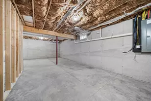 60 Geneva St, Manchester, NH 03102 - Photo 33