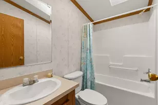 23 Columbia Dr, Newmarket, NH 03857 - Photo 9