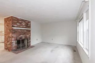 214 Winding Pond Rd, Londonderry, NH 03053 - Photo 11