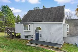 128 Roberts Hill Rd, Claremont, NH 03743 - Photo 3