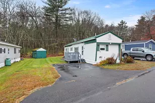 28 Barksdale Ave, Londonderry, NH 03053 - Photo 1