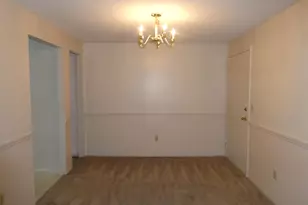 127 English Village Rd, Manchester, NH 03102 - Photo 3