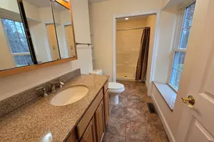 40 Strafford Ln, Bedford, NH 03110 - Photo 9