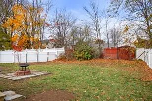 7 Hall Ct, Portsmouth, NH 03801 - Photo 3