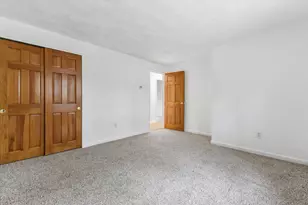 8 Iroquois Cir, Londonderry, NH 03053 - Photo 17