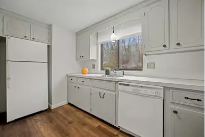 11 Essex Green Court, Merrimack, NH 03054 - Photo 7