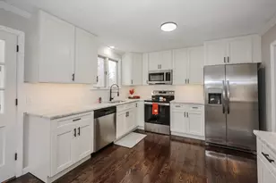 377 High St, Candia, NH 03034 - Photo 3