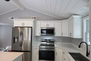 7 Trues Pkwy, Sandown, NH 03873 - Photo 3