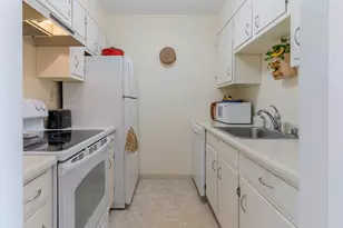 148 Breakwater Dr, South Portland, ME 04106 - Photo 5