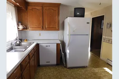 146 South Policy Street, Salem, NH 03079 - Photo 7