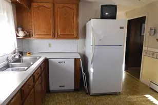 146 S Policy St, Salem, NH 03079 - Photo 7