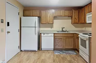 325 Lita Ln, Newmarket, NH 03857 - Photo 3