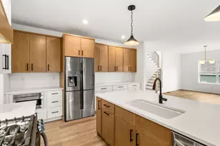 19 Lily Ln, Londonderry, NH 03053 - Photo 3