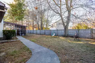 7 Robert Dr, Nashua, NH 03063 - Photo 47