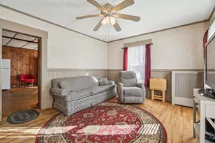 24 Parker St, Laconia, NH 03246 - Photo 9