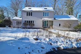 285 E Dunstable Rd, Nashua, NH 03062 - Photo 3