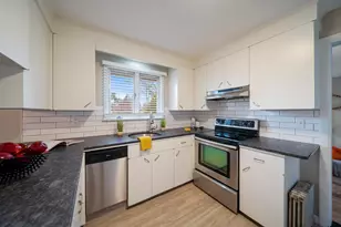 90 Glenwood Ave, Manchester, NH 03102 - Photo 3