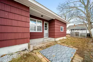 90 Glenwood Ave, Manchester, NH 03102 - Photo 25