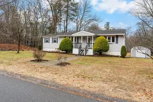 27 Cove Dr, Derry, NH 03038 - Photo 3