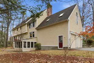 95 Hitching Post Ln, Bedford, NH 03110 - Photo 9