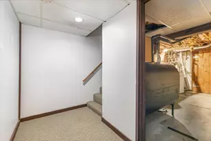 27 Midridge Cir, Londonderry, NH 03053 - Photo 23