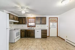 27 Midridge Cir, Londonderry, NH 03053 - Photo 9