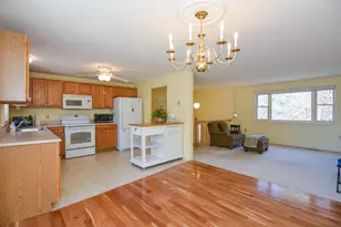 508 Mammoth Rd, Pelham, NH 03076 - Photo 9