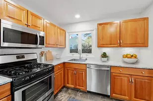 30 Burgess St, Nashua, NH 03064 - Photo 11