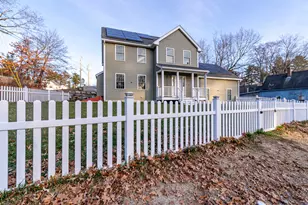 29 Derry St, Hudson, NH 03051 - Photo 3